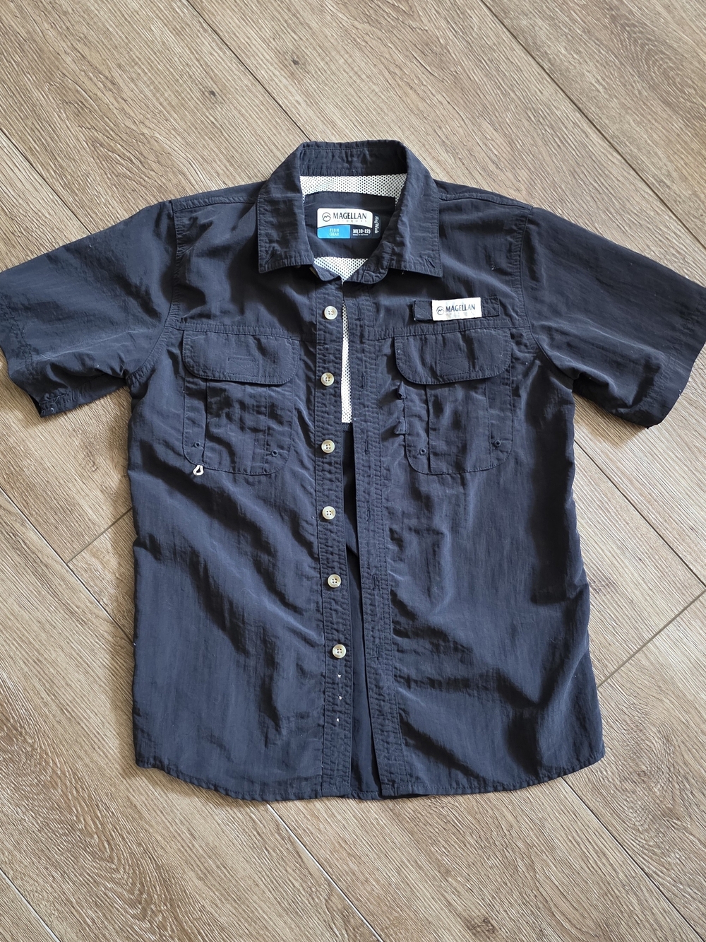 Magellan Outdoors Black Short-Sleeve Button-Down Shirt